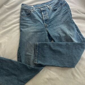 Levi's 501 medium wash jeans
